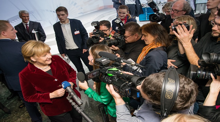 Angela Merkel: „Mit den jungen Menschen diskutieren“