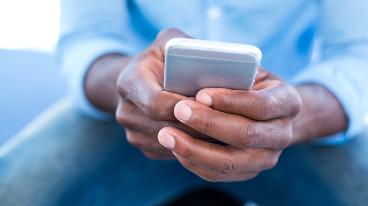 Internet ist für Flüchtlinge so wichtig wie Essen