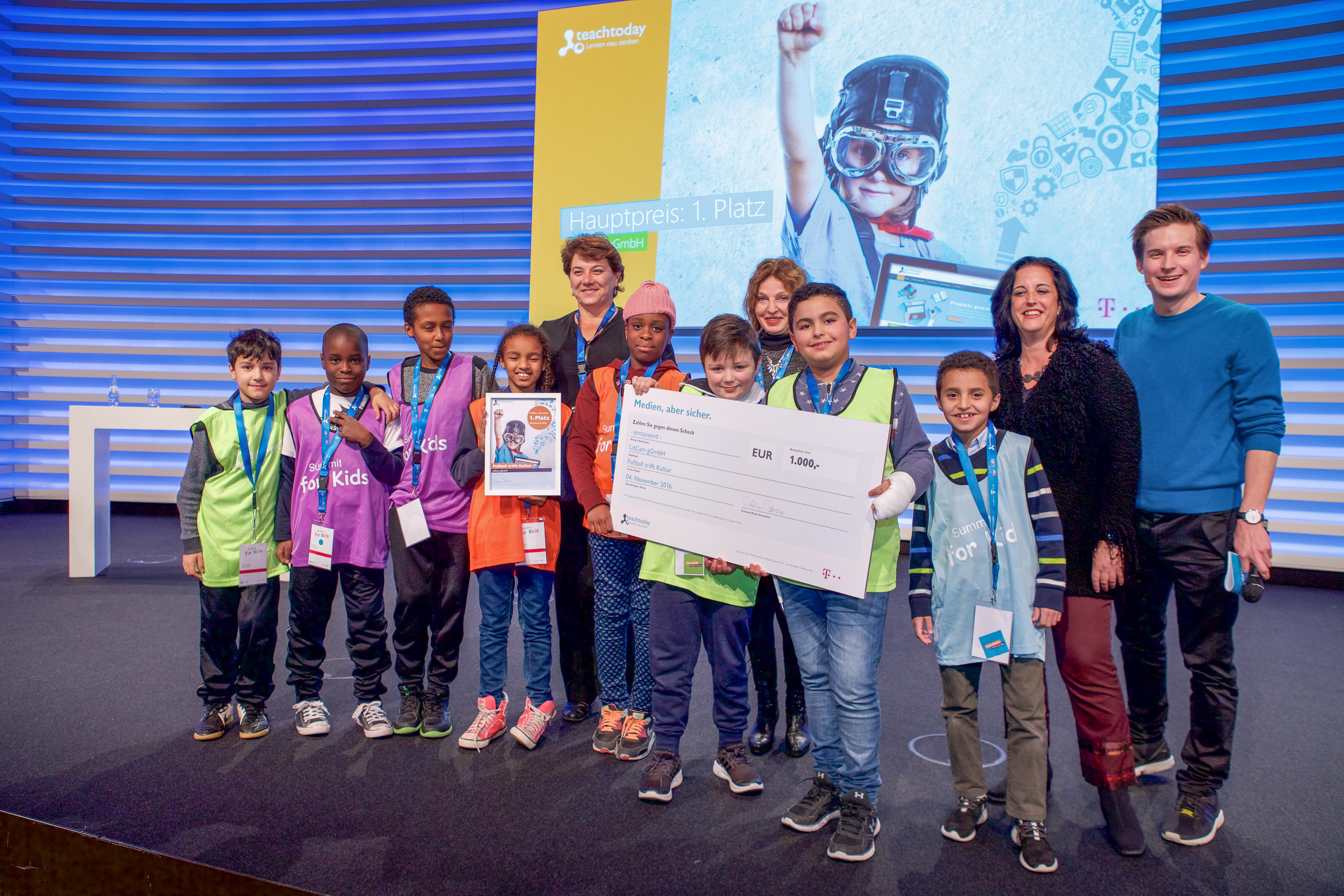Hauptpreis 1. Platz: LitCam gGmbH mit dem Projekt "Fußball trifft Kultur"