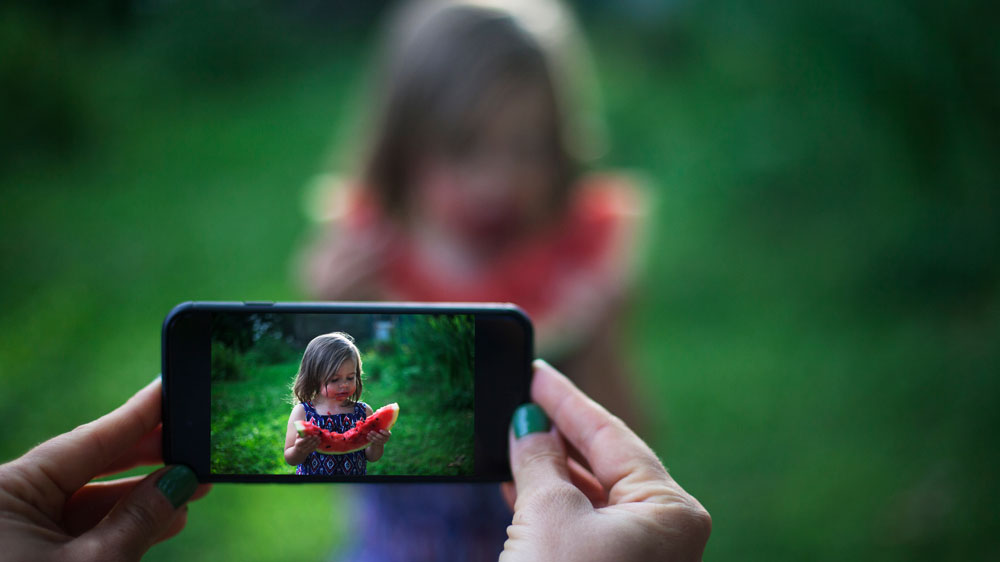 Kinderfotos zu Weihnachten: Schön für die Familie, aber nicht fürs Netz