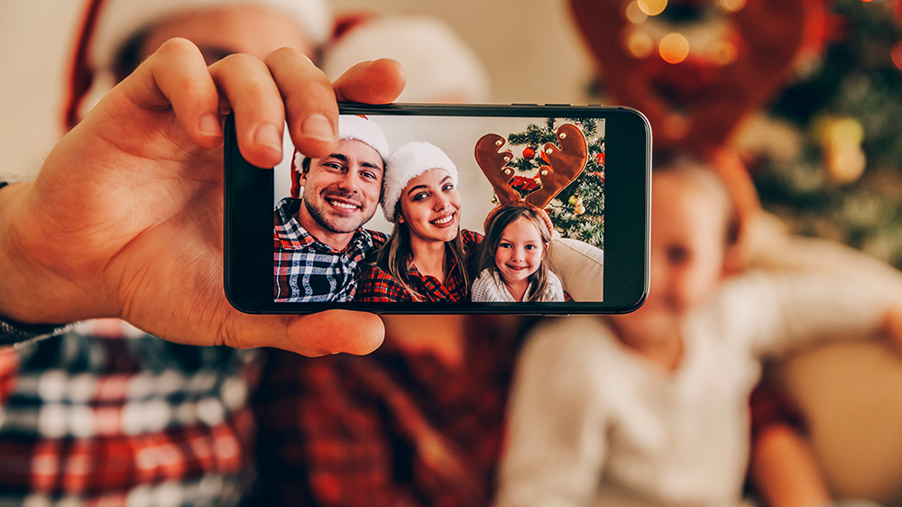 Kinderfotos zu Weihnachten: Schön für die Familie, aber nicht fürs Netz